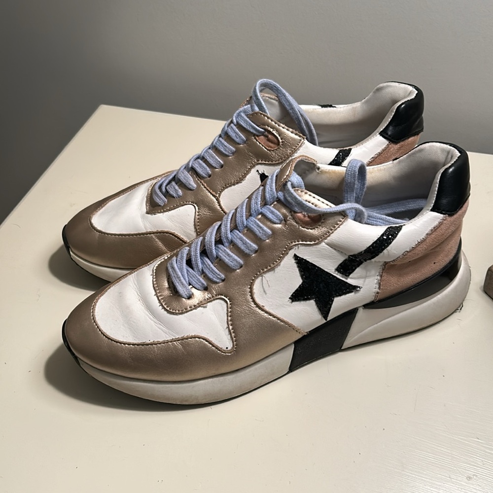 Shu Shop Patricia size 8.5 GUC tan, metallic, black & blue